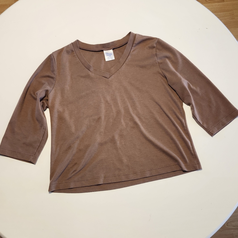 Brown V-Neck 3/4 Sleeve Top